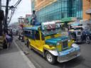 Das hier ist dann das Jeepney auf dessen Trittbrettern ich mitgefahren bin.