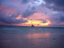 Hübscher Sonnenuntergang am Strand von Boracay. Mit besserem Wetter soll es noch cooler sein.